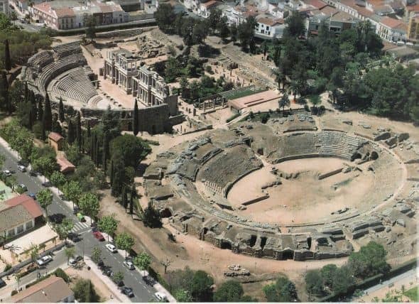 vista aerea de anfiteatro romano merida