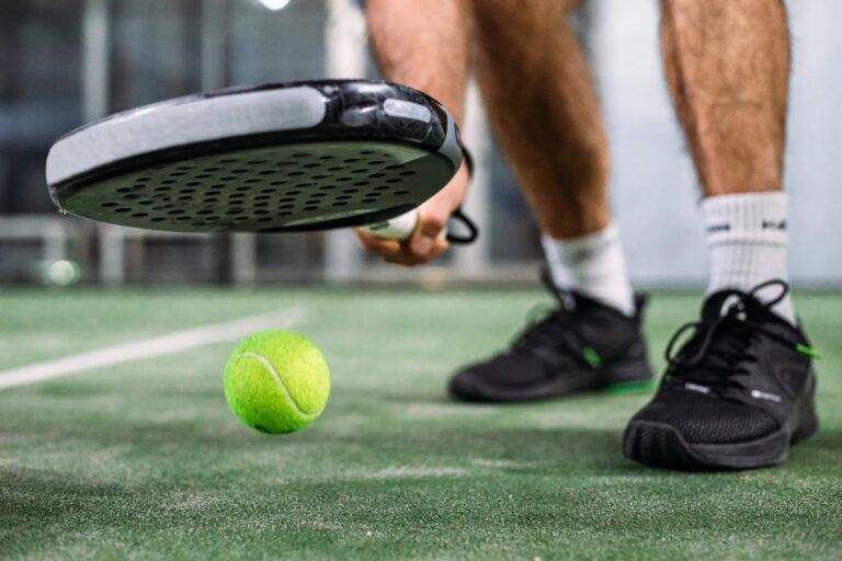 Tips para escoger las mejores zapatillas para pádel