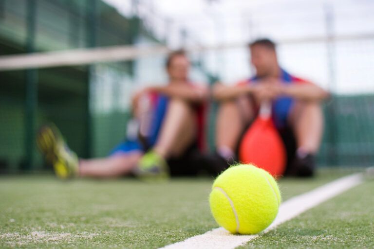 El auge del pádel: un fenómeno deportivo y social en España