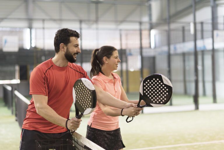 🎾 Lesiones comunes en pádel y cómo prevenirlas