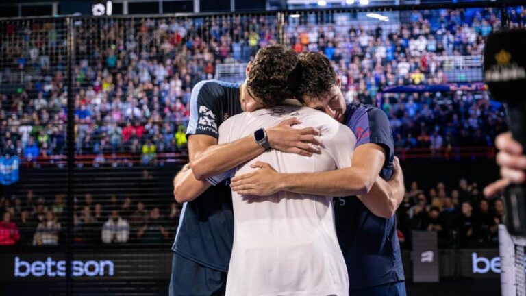 Pádel en Familia: Un Deporte para Compartir en Grupo y Crear Momentos Divertidos 🎾👨‍👩‍👧‍👦