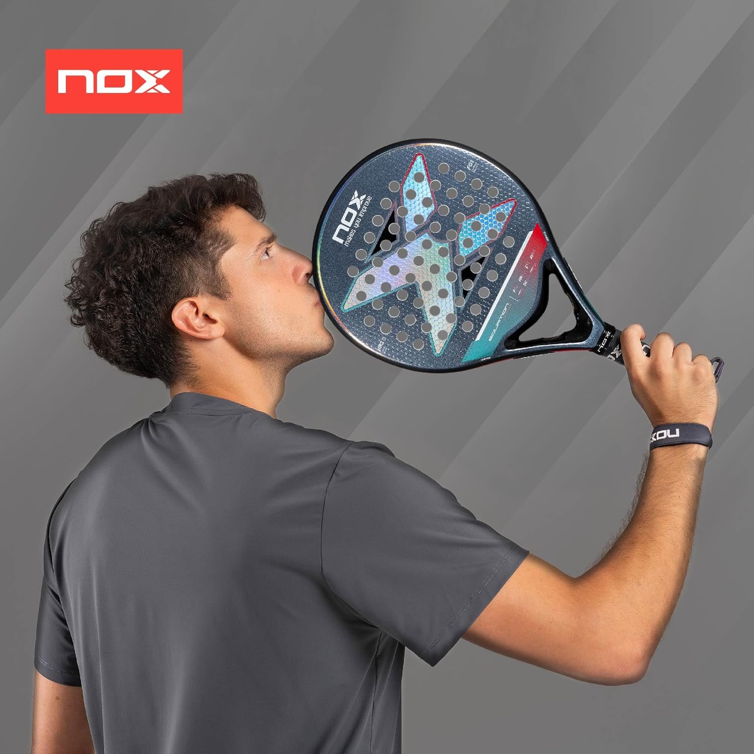 【Reseña】 Pala NOX Equation Light 2025: Control, Comodidad y Estilo para Jugadores Intermedios 🎾✨ 【Reseña】 Pala NOX Equation Light 2025: Control, Comodidad y Estilo para Jugadores Intermedios 🎾✨